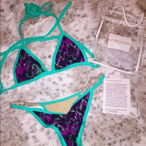 Ravish Sands bikini - Picture 1 of 2